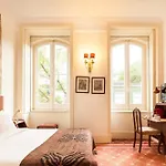 The Independente & Terrace Bed and breakfast 4*