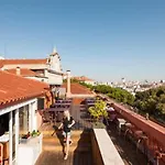 The Independente & Terrace Bed and breakfast
