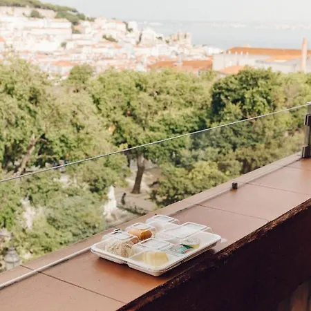 The Independente & Terrace Couette-café 4*