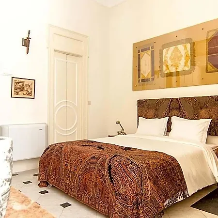 The Independente & Terrace Couette-café 4*